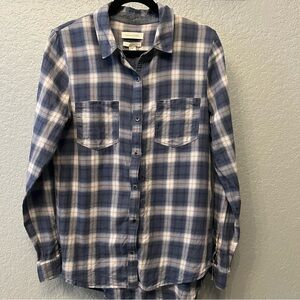 Treasure & Bond women’s flannel classic blue plaid size Medium